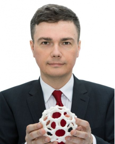 Prof. dr hab. Tomasz Puzyn z Wydziału Chemii UG.