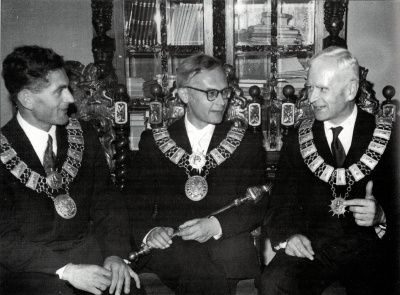 Od lewej: Prorektor Zbigniew Jaśkiewicz, Rektor prof. dr Stanisław Matysik, Dziekan Wydziału Morskiego prof. Józef Kulikowski, 6 października 1960 r.