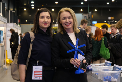 Od lewej: dr Barbara Kijewska, Prodziekan ds. Studenckich WNS oraz prof. Sylwia Mrozowska