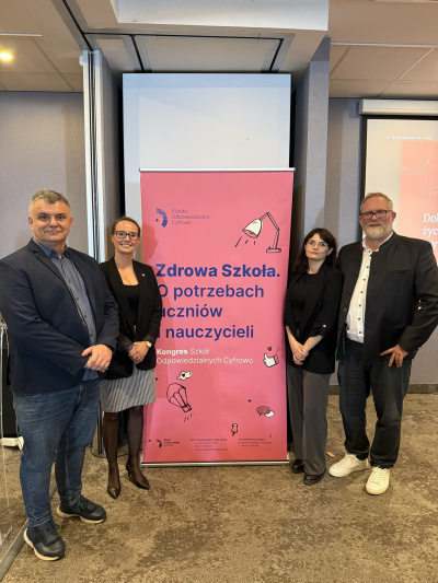 Premiera raportu 17.11.2025 podczas IV Kongresu Szkół Odpowiedzialnych Cyfrowo - Zdrowa Szkoła. O potrzebach uczniów i nauczycieli
