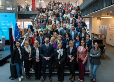 Zdjęcie zbiorowe: konferencja Współpraca bez granic - Budowanie Regionalnej Sieci NAWA EURAXESS