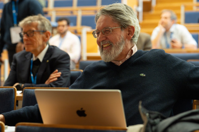 Prof. Philippe Grangier i prof. Marek Żukowski na widowni