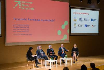 Konferencja "Pomorze mówi przyszłość" w Centrum Nauki Eksperyment, panel dyskusyjny, fot. B. Jętczak