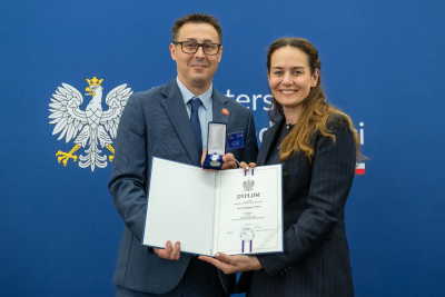 Dr Łukasz Wirkus z Odznaką Honorową za Zasługi dla Wymiaru Sprawiedliwości, fot. Ministerstwo Sprawiedliwości