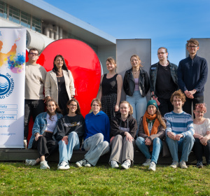 Naukowe Koło Chemików przed napisem I love UG; fot. CASiD