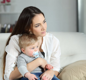 W pandemii kobiety częściej zmagają się z depresją poporodową