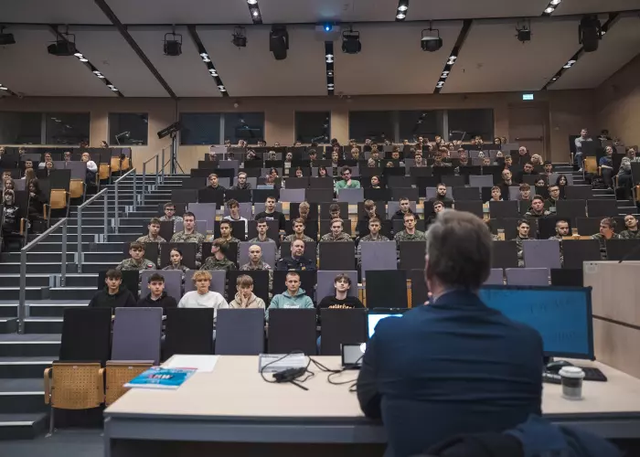 Spotkanie z funkcjonariuszem ABW dla studentów oraz uczniów szkół średnich