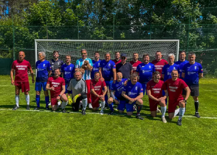 Mecz piłkarski absolwentów UG