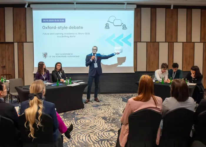 Debata oksfordzka FarU - relacja