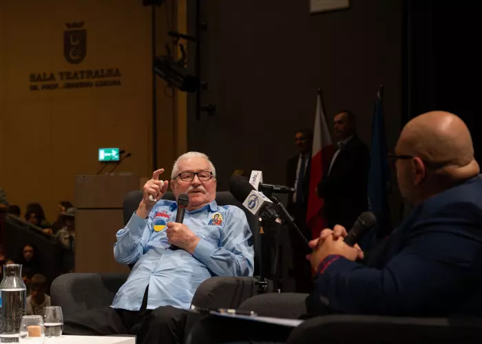 {{ value_6|escape }}