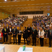 Konferencja "Pomorze mówi przyszłość" w Centrum Nauki Eksperyment, zdjęcie grupowe w sali konferencyjnej, fot. B. Jętczak