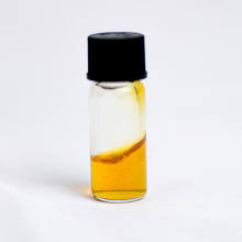 Fiolka z żelem antybakteryjnym (gęsty żel w żółtym kolorze)