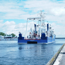 Oceanograf leaves the port