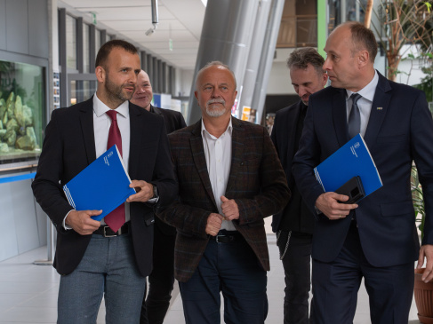 Paweł Antonowicz, Dariusz Szlachetko i Aleksander Mach na Wydziale Biologii