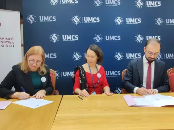 Podpisanie porozumienia między Uniwersyteckim Centrum Mediacji i Arbitrażu UG oraz Stowarzyszeniem Akademicka Sieć Bezpieczeństwa i Równości