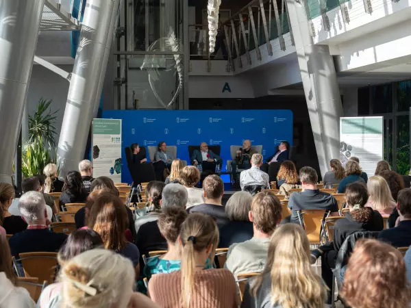 212 w skali Fahrenheita - debata o otwartej nauce na Wydziale Biologii UG 2026-03-12
