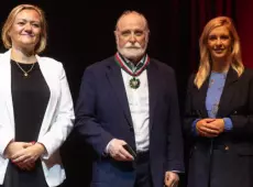 Stefan Chwin otrzymał Złoty Medal "Zasłużony Kulturze Gloria Artis" (Fot. Europejskie Centrum Solidarności)