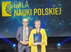 Rektor UG prof. Piotr Stepnowski i prof. Małgorzata Lipowska podczas Gali Nauki Polskiej 2025