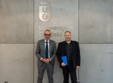 Rekrtor UG prof. Piotr Stepnowski i prof. Jakub Neumann
