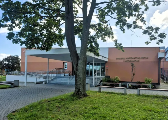 Wejście do budynku WNFiI