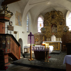 Wewnątrz kościoła w Ostromecku
