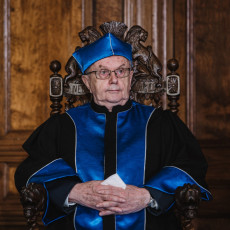 Prof. dr hab. Zbigniew Grzonka