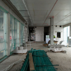 Zdjęcie przedstawia Centrum Sportowe UG w środku, korytarz.