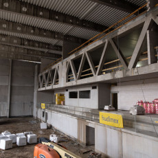 Zdjęcie przedstawia Centrum Sportowe UG w środku hali