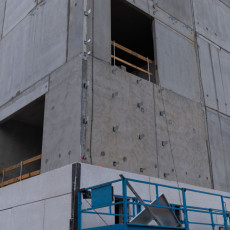 Zdjęcie przedstawia Centrum Sportowe UG z zewnątrz.