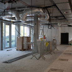 Zdjęcie przedstawia przestrzeń przyszłego bufetu w Centrum Sportowym UG.